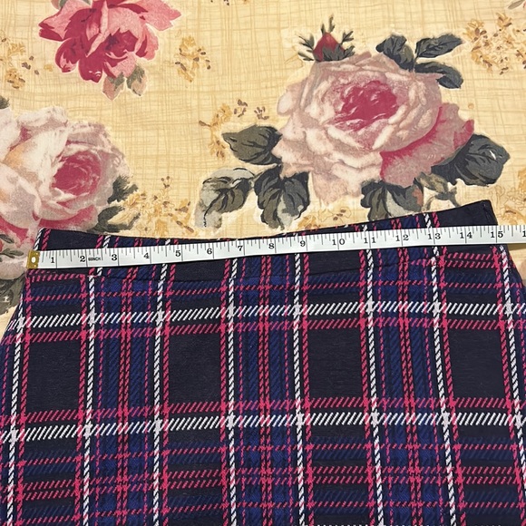Kettlewell plaid knit skirt size medium - Picture 8 of 8